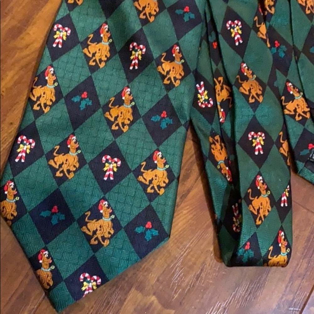 Vintage 2001 Scooby-Doo Christmas Silk Tie Santa Candy Cane Cartoon Network